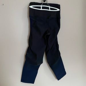 Nike dry fit cropped workout pants, size M